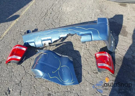 2011 Ford Escape Xlt from USA, damaged, VIN 1FMCU9D7XBKB84492